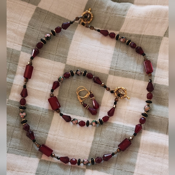 Gorgeous bead necklace bracelet earring set